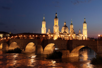 View of the basilica of the Virgen del Pilar and Ebro river, on