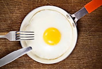 Egg in frying pan.