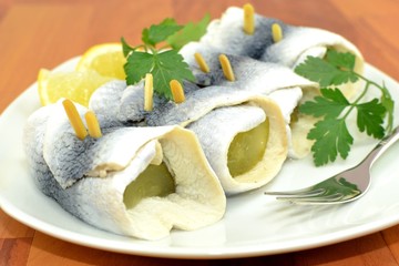 marynowane płaty śledziowe z ogórkiem © robert6666