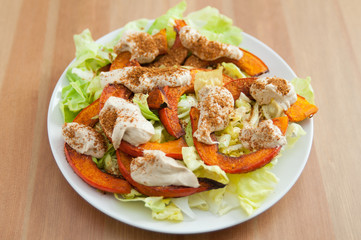 K&uuml;rbis Salat mit Tahini