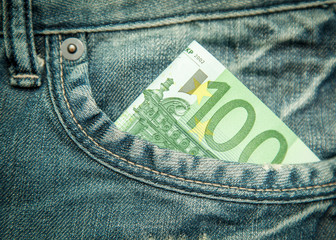100 euro in the pocket of jeans