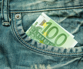 100 euro in the pocket of jeans