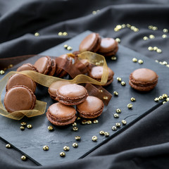 macarons au chocolat sur ardoise 2