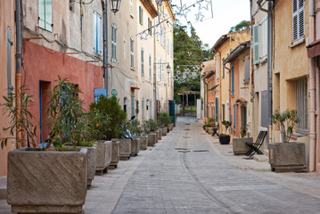 Fototapeta na wymiar Ulica w Saint Tropez, Francja