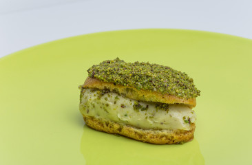 pistachio eclair