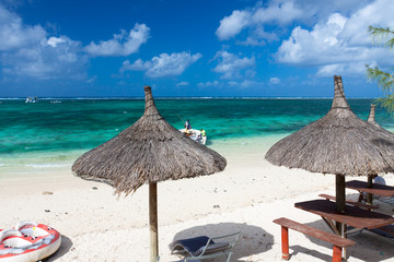 lagon émeraude et plage de l'île Maurice