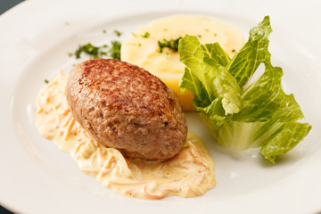 cutlet with mashed potatoes