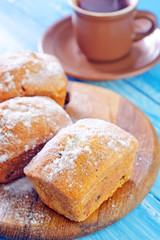 keks on wooden board