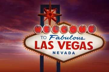 Tuinposter Welcome to Fabulous Las Vegas sign sunset sky © lunamarina