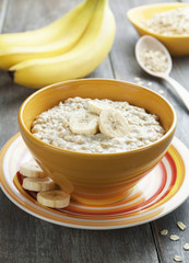 Oatmeal with bananas