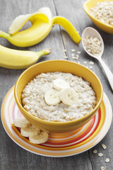 Oatmeal with bananas