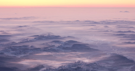 Obraz premium Sonnenaufgang am Berg