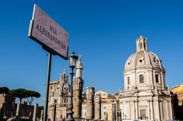Roma, cartello menu su strada