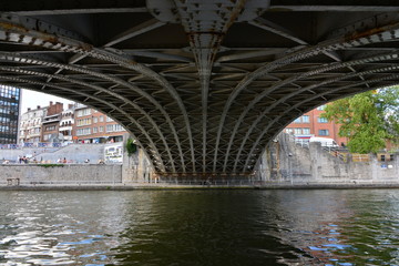 Fototapeta premium Le dessous du pont