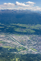 Fototapeta na wymiar Górskie Nordkette w Tyrolu, Innsbruck, Austria.