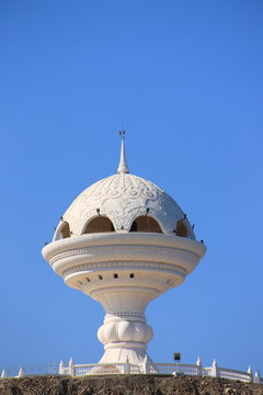 Weihrauchsch&uuml;ssel mit Aussichtsplattform in Muscat