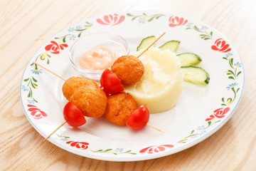 chicken balls with mashed potatoes