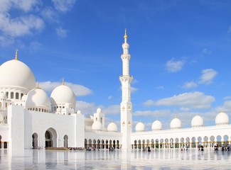 Fototapeta na wymiar Sheik Zayed Wielki Meczet w Abu Dhabi