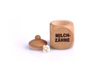 Milchzähne mit Dose