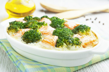 Baked salmon and broccoli