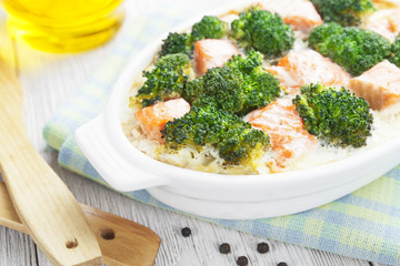 Baked salmon and broccoli