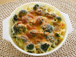 Brokkoli-Nudel-Auflauf