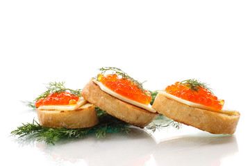 slice of bread with red caviar