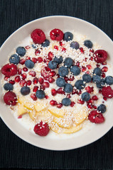 Joghurt mit Beeren und Amaranth