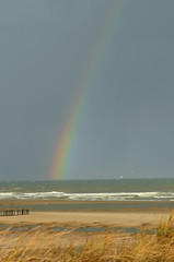 arc en ciel sur la plage