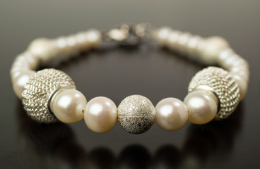 Pearl bracelet