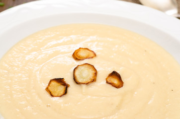 Pastinaken auf einer Suppe