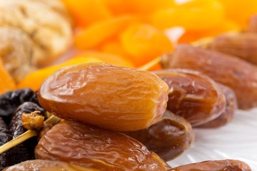 dates, dried fruit