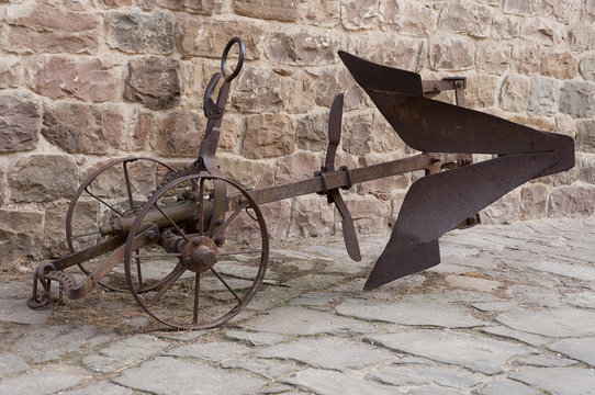 Antiguo arado manual