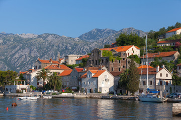 Fototapeta na wymiar Nasyp w starym Perast, Zatoki Kotorskiej, Czarnogóra