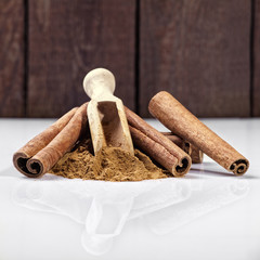 Cinnamon sticks and cinnamon powder