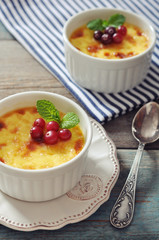 The creme brulee with berries