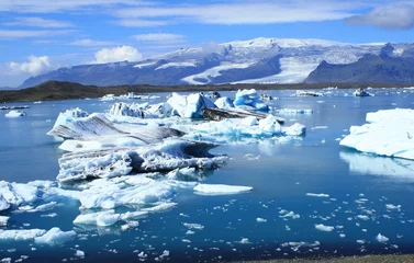 Crédence de cuisine en verre imprimé Glaciers Lagune glaciaire islandaise avec des icebergs bleus