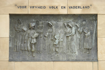 Commemorative bronze plaque 1