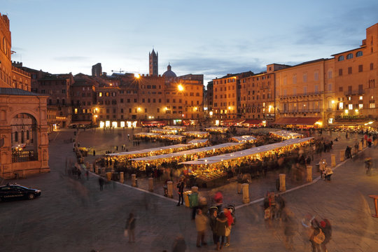 Traditional   Mercato Grande in Siena
