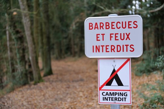 Panneaux d&rsquo;interdiction