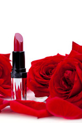 eleganter roter lippenstift mit roten rosen