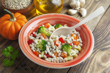 Barley porridge with vegetables