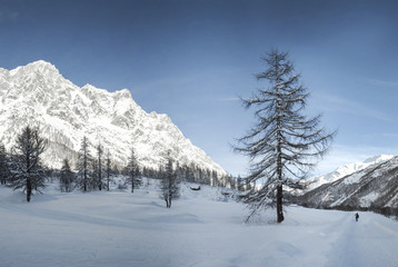 Fototapeta na wymiar Mont Blanc, Dolina Aosty - Włochy