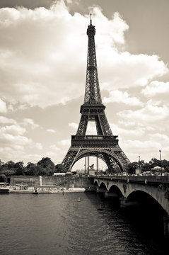 Fototapeta Eiffel tower black and white