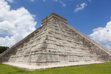 Kukulkan temple. Chichen Itza. Mexico