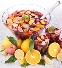 fruit punch, sangria