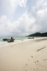 Fototapeta na wymiar Motorboats on beach, Koh Pha Ngan, Thailand