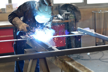 Schweißer // Industrial worker welding technology