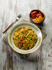 pasta with capsicum and peas