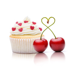 Kirschen und Cupcake